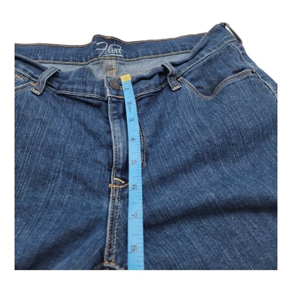 Old Navy Jeans Womens Size 8 Short Blue Denim The Flirt Bootcut Dark Worn Wash - Picture 7 of 10